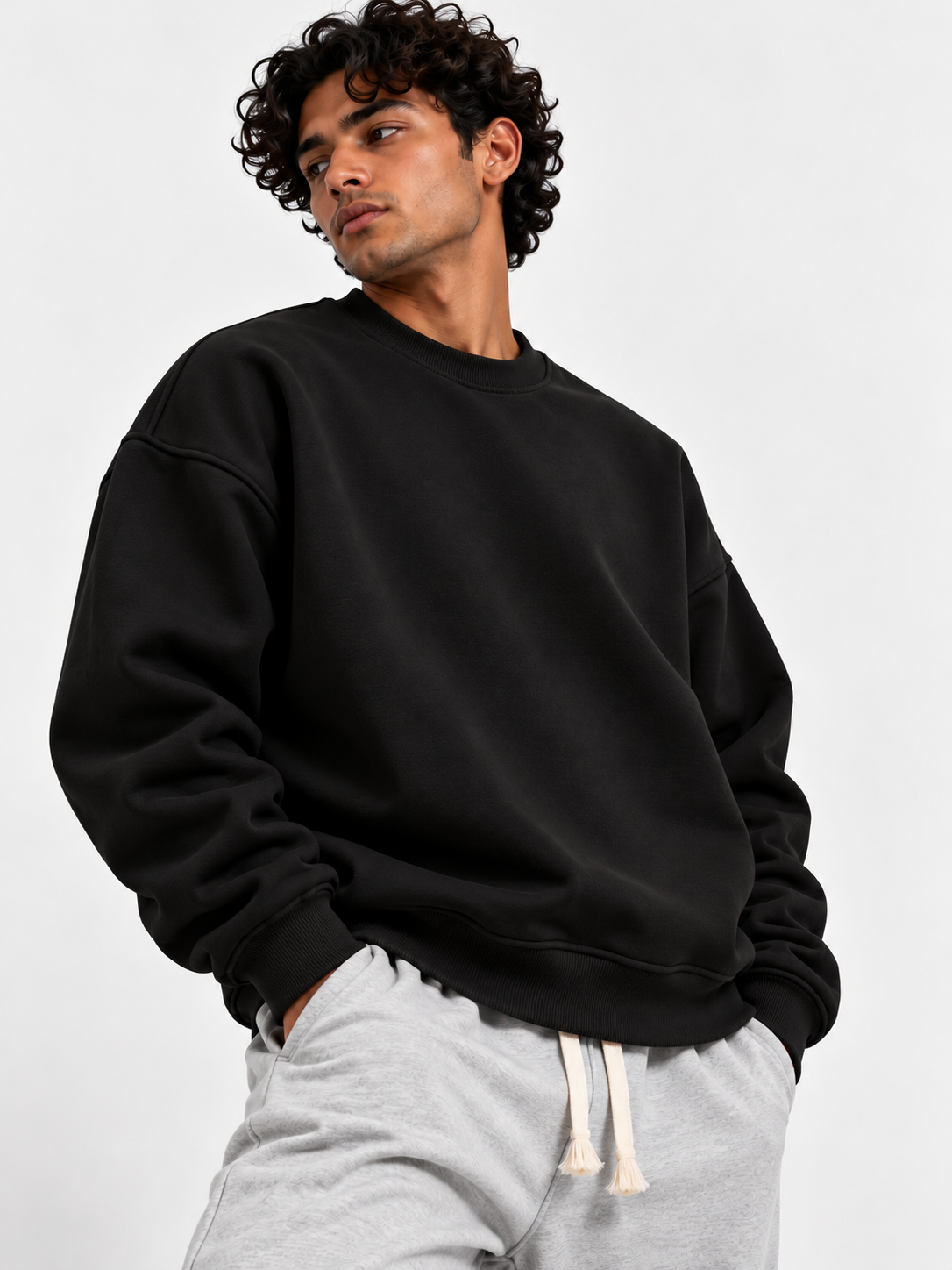 Essential Crewneck Sweatshirt – Black